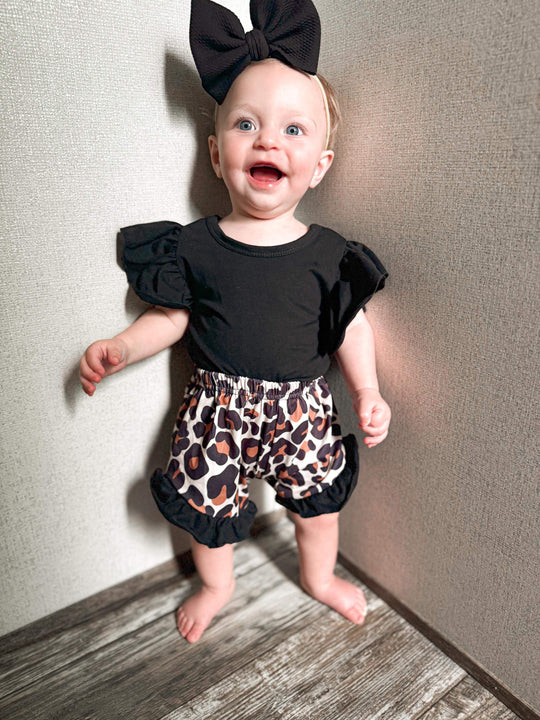 Leopard ruffle shorts