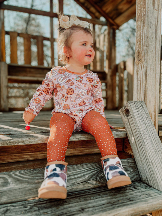 Long sleeve milk and cookies leo