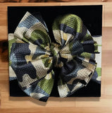 Metallic shredded bow- camo
