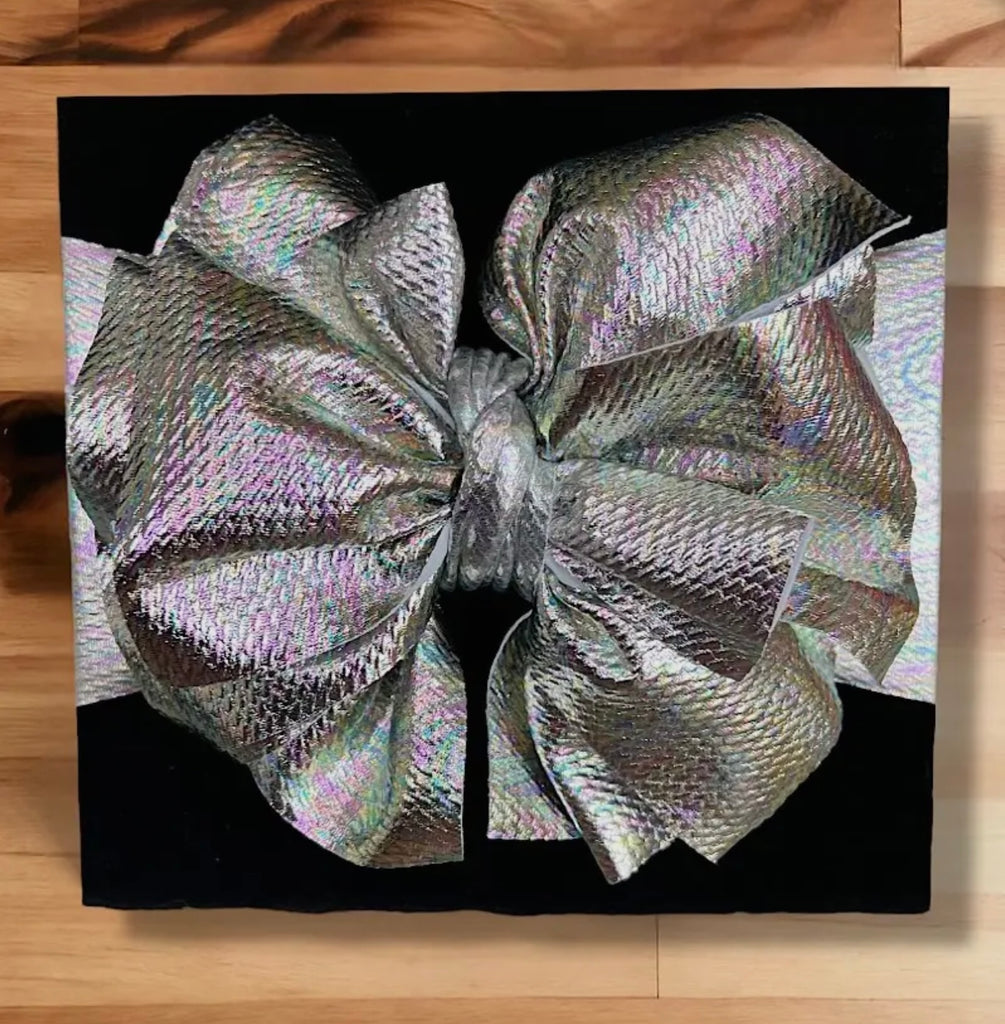 Metallic shredded bow- silver multi