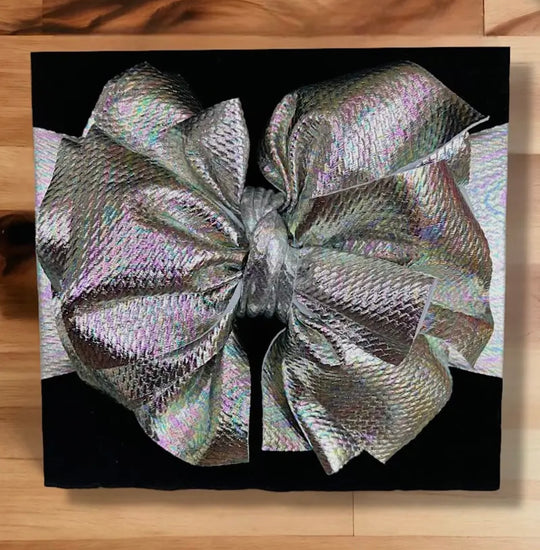 Metallic shredded bow- silver multi