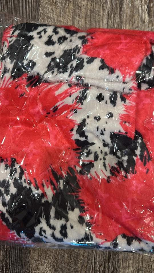 27x39 plush - pink cow