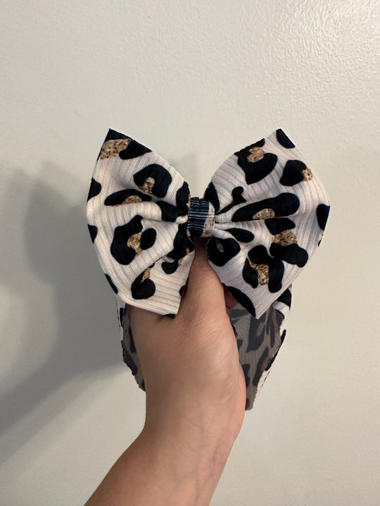 Ribbed leopard glitter insp. classic bow