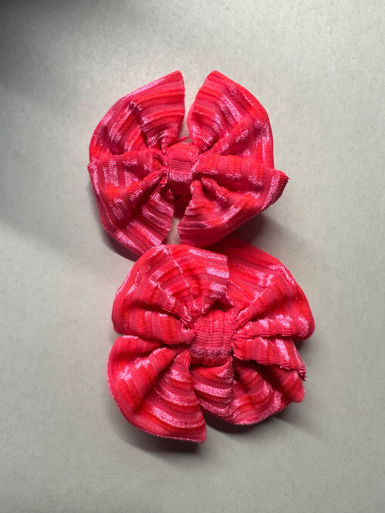 Hot pink ribbed messy piggy clips 3 in