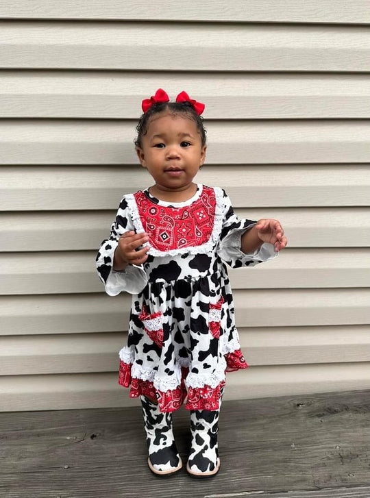 Cow dress with pockets and paisley trim