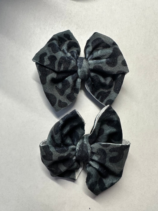 Black leopard velvet messy piggy clips 3 in