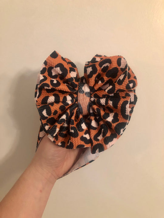 D&L Shredded creamy leopard wrap