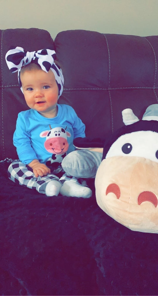Two piece cow set