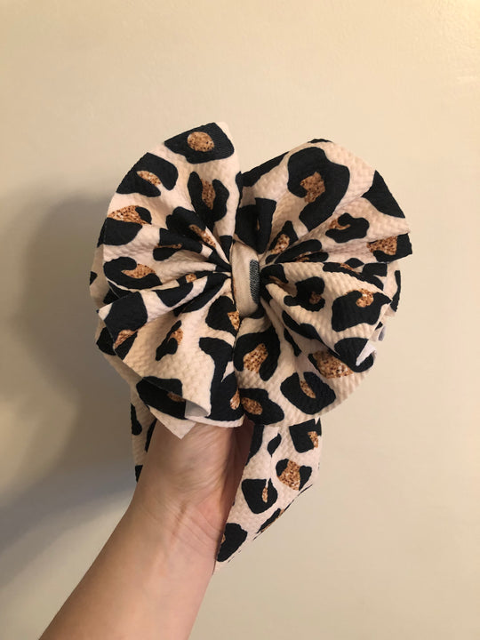 D&L Shredded glitter leopard wrap